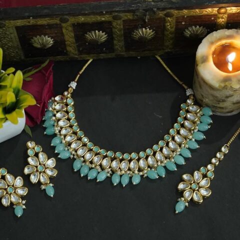 Classic Kundan Feroza Necklace With Earrings and Tikka